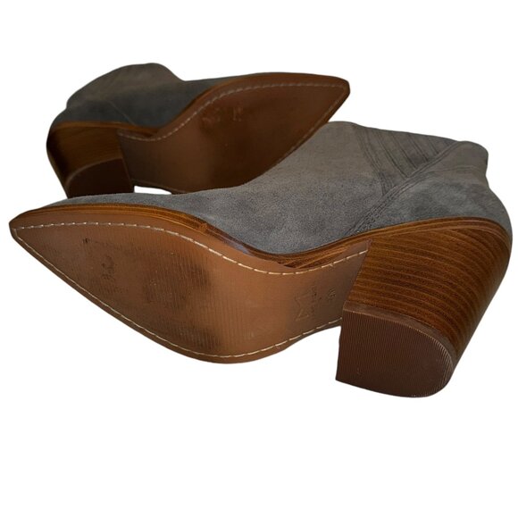 Like new! Marc Fisher LTD Gadri Pointed Toe Pull On Gray Suede Bootie Si… - Picture 2 of 8